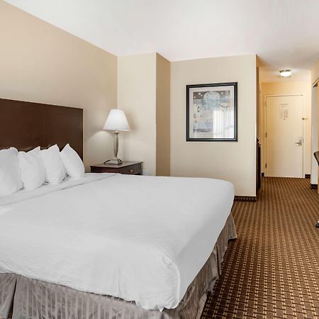 Best Western Plus Philadelphia Airport South - At Widener University Chester Exterior photo